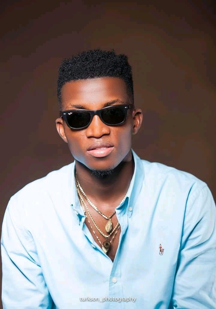 Kofi Kinaata